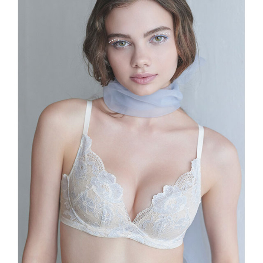 丸い美胸が叶う人気ブラから新色入荷！																