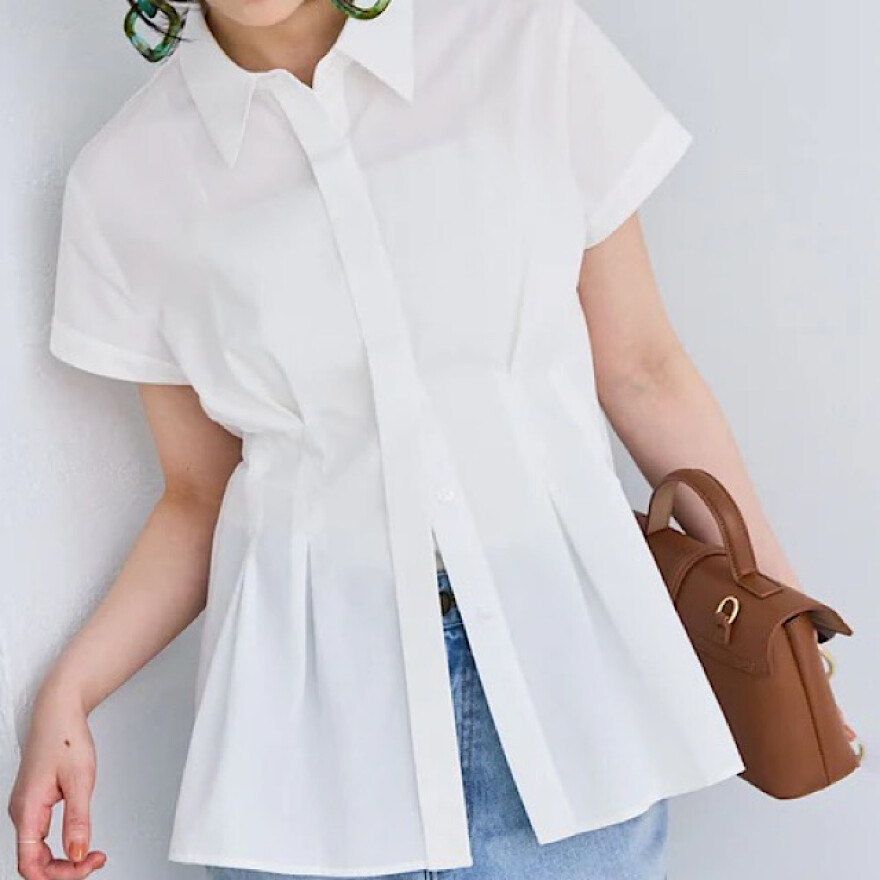 着るだけでスタイルアップが叶うシャツ入荷