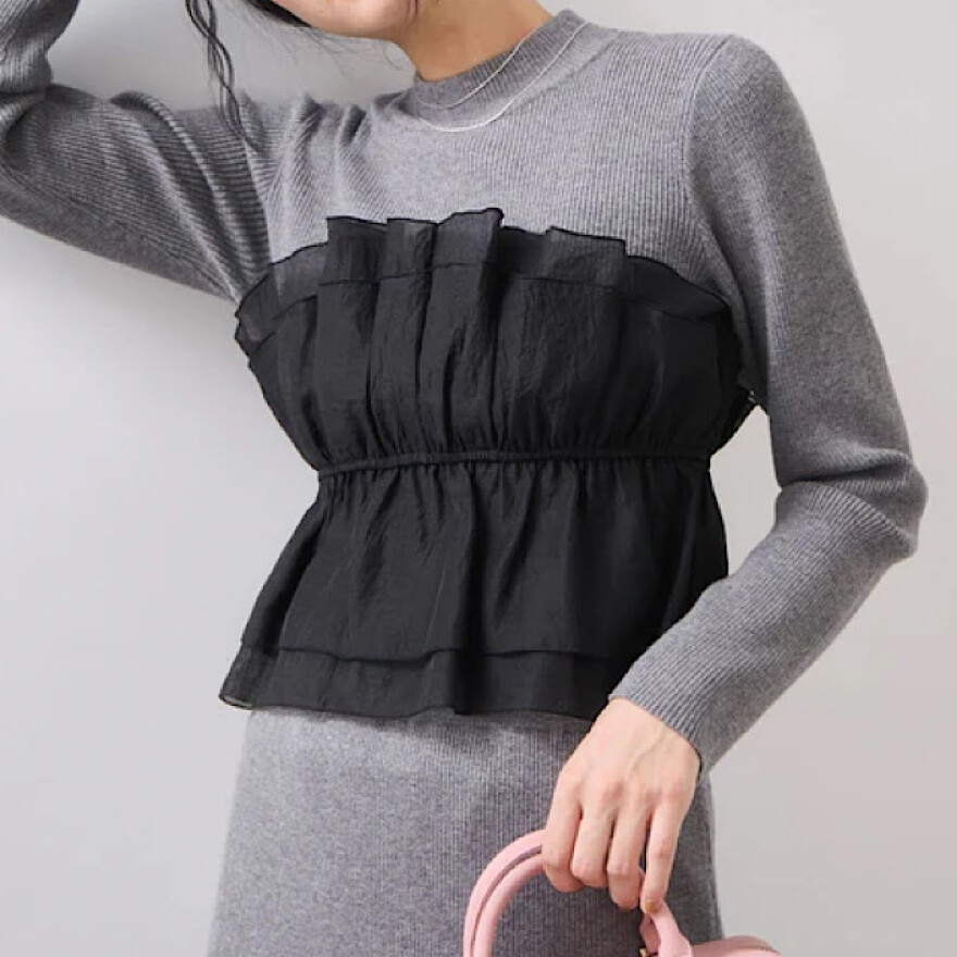 一枚で華やかなビスチェドッキングニット