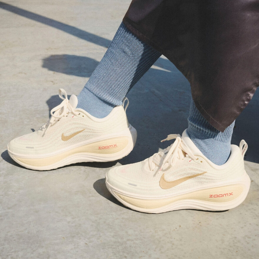 【NIKE】VOMERO PLUS