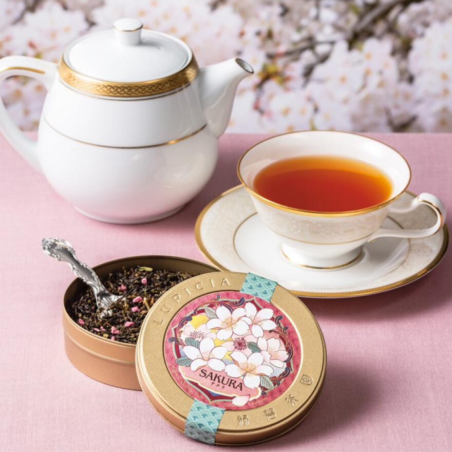 桜のお茶と、春の訪れを喜ぶ。