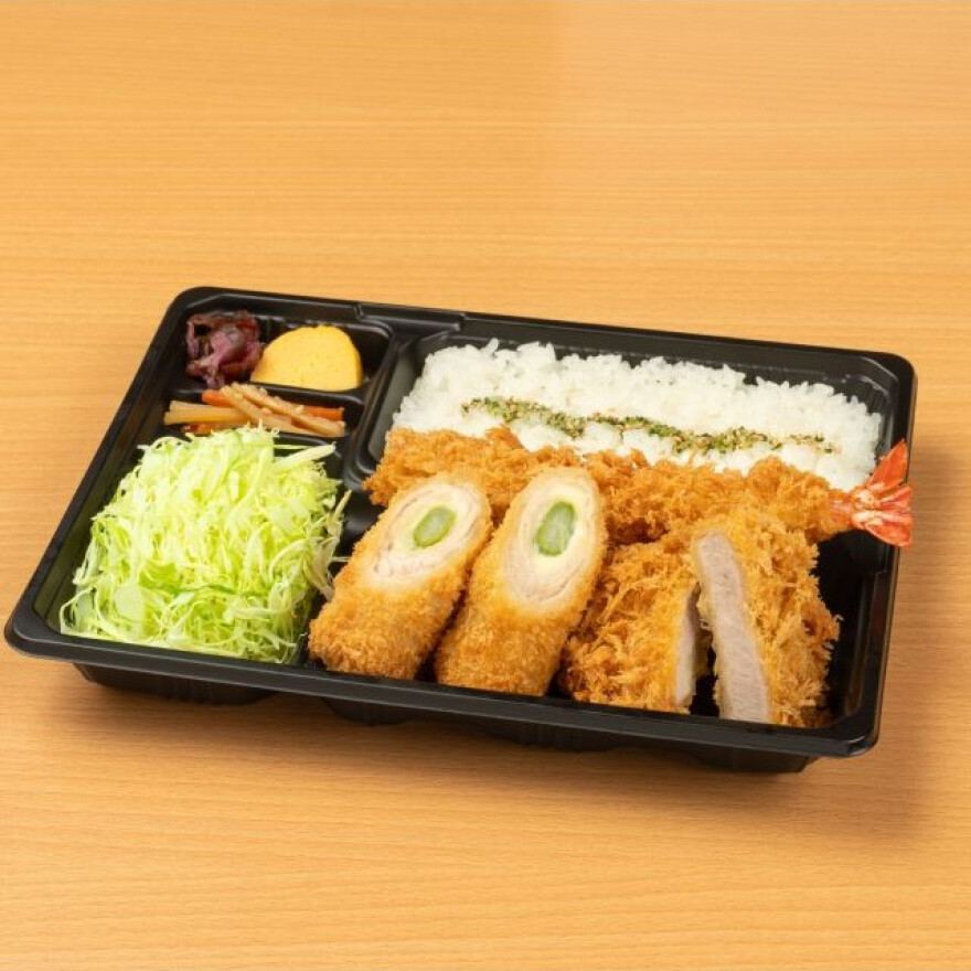 アスパラとチーズのロース巻かつ弁当