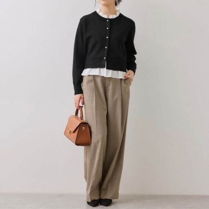 フリル襟が上品なドッキング二ット！！