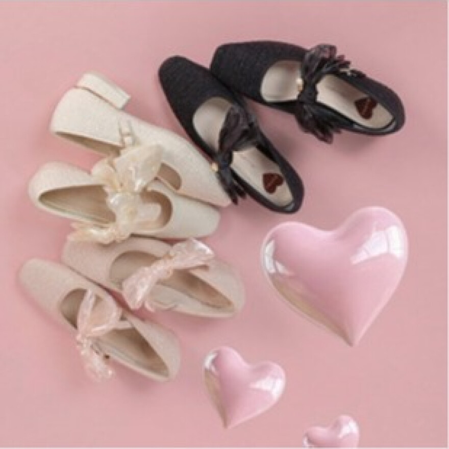 見るだけでときめくハートを身に纏って