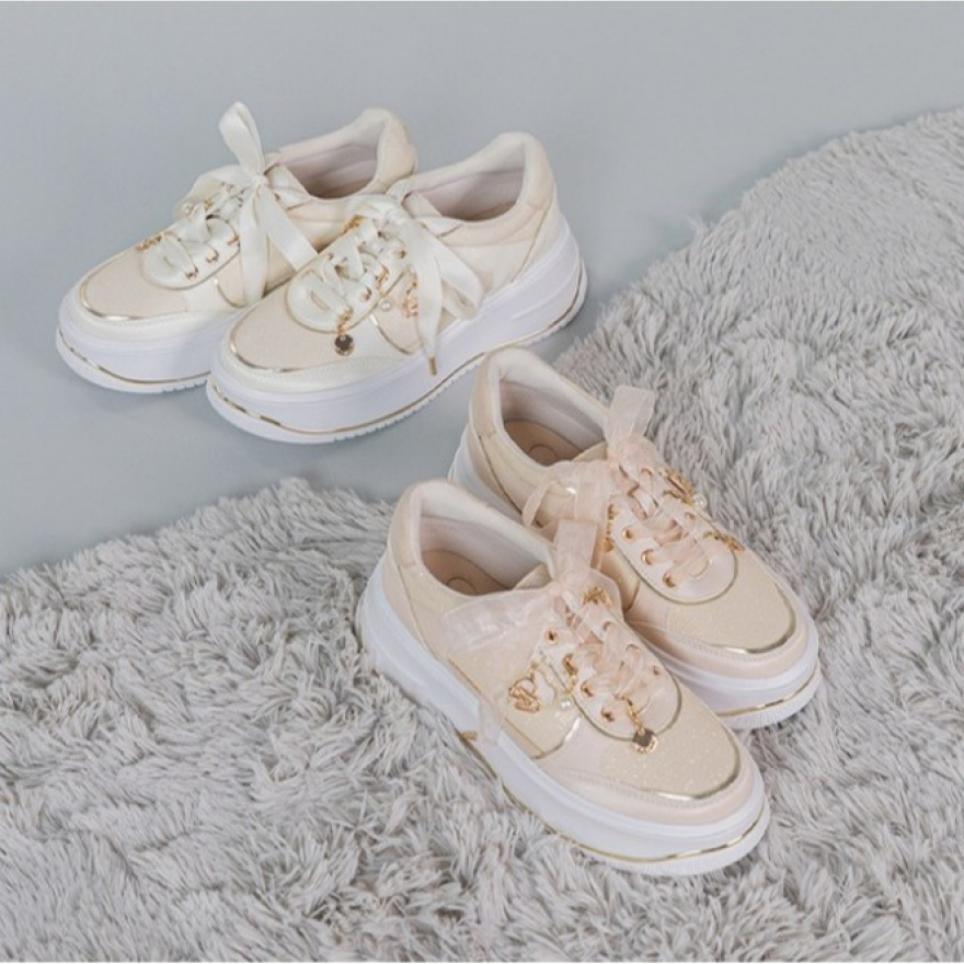 見るだけでときめくハートを身に纏って