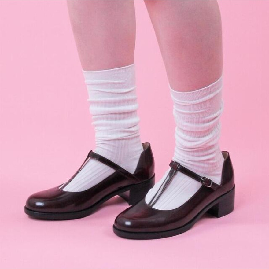 スタイルアップがかなうTストラップヒール