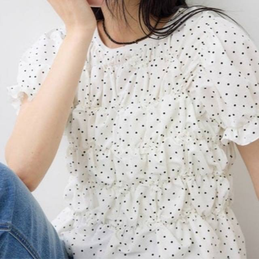 シャーリングの主役トップスが入荷！