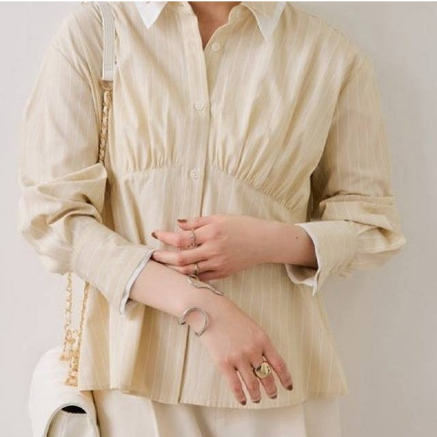 1枚で主役級のシャツが入荷！ 