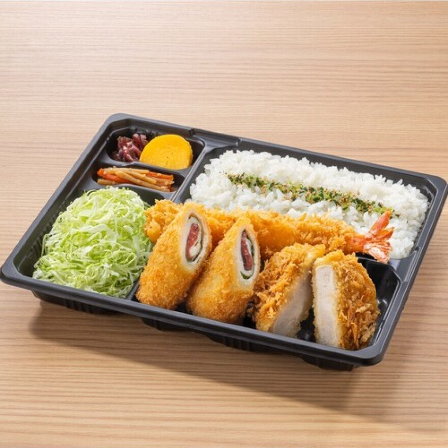 チキン梅しそ巻かつと人気の組み合わせ弁当