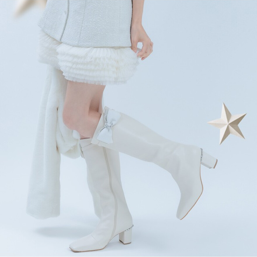 “HOLIDAY COLLECTION”