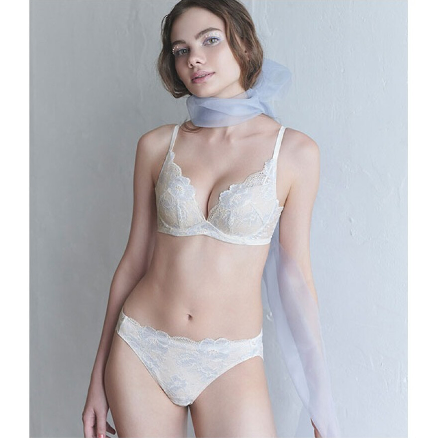 丸い美胸が叶う人気ブラから新色入荷！ 																	