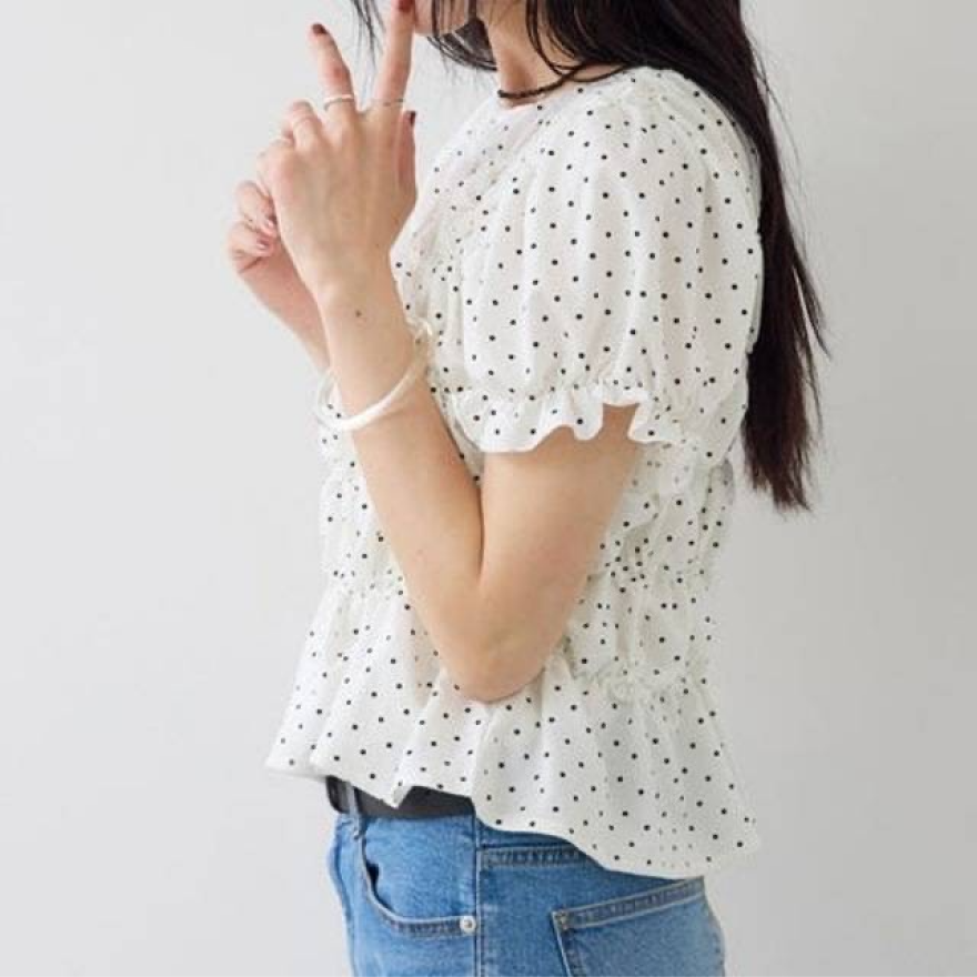 シャーリングの主役トップスが入荷！