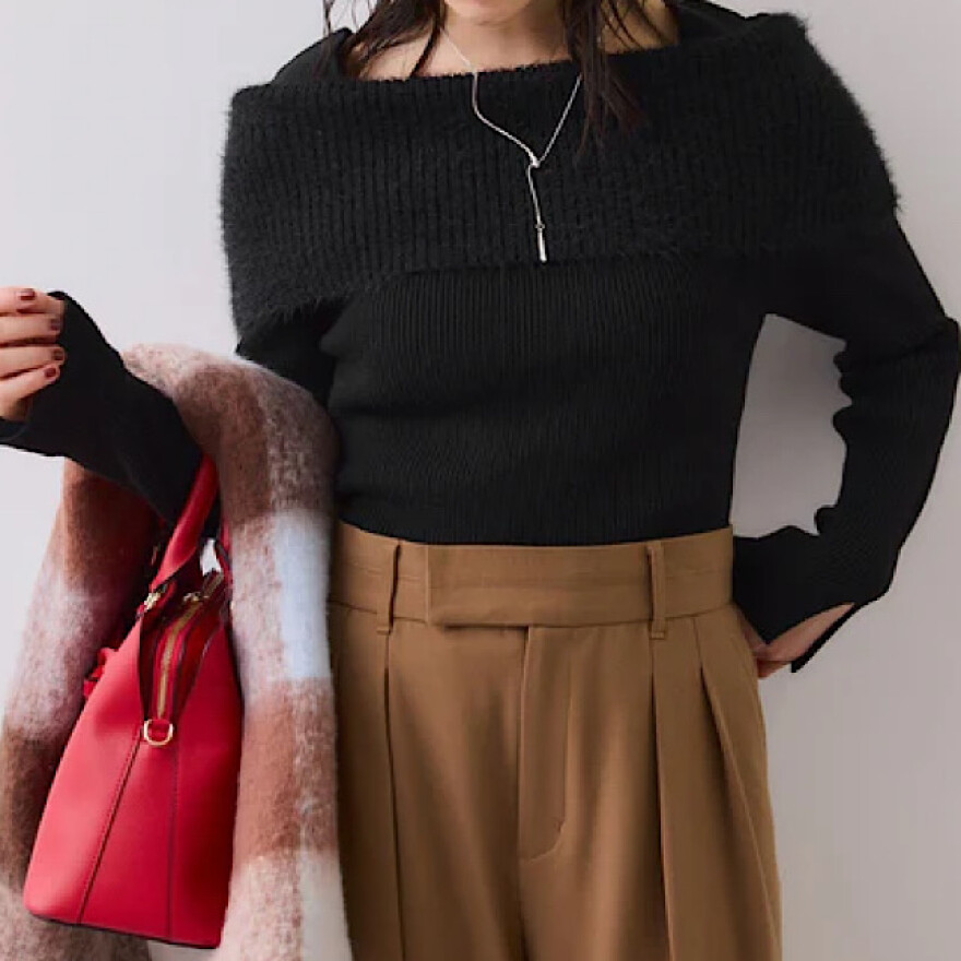冬のオフショルニット入荷！