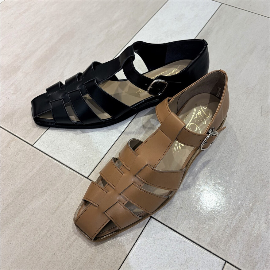 抜け感たっぷりグルカサンダル入荷しました