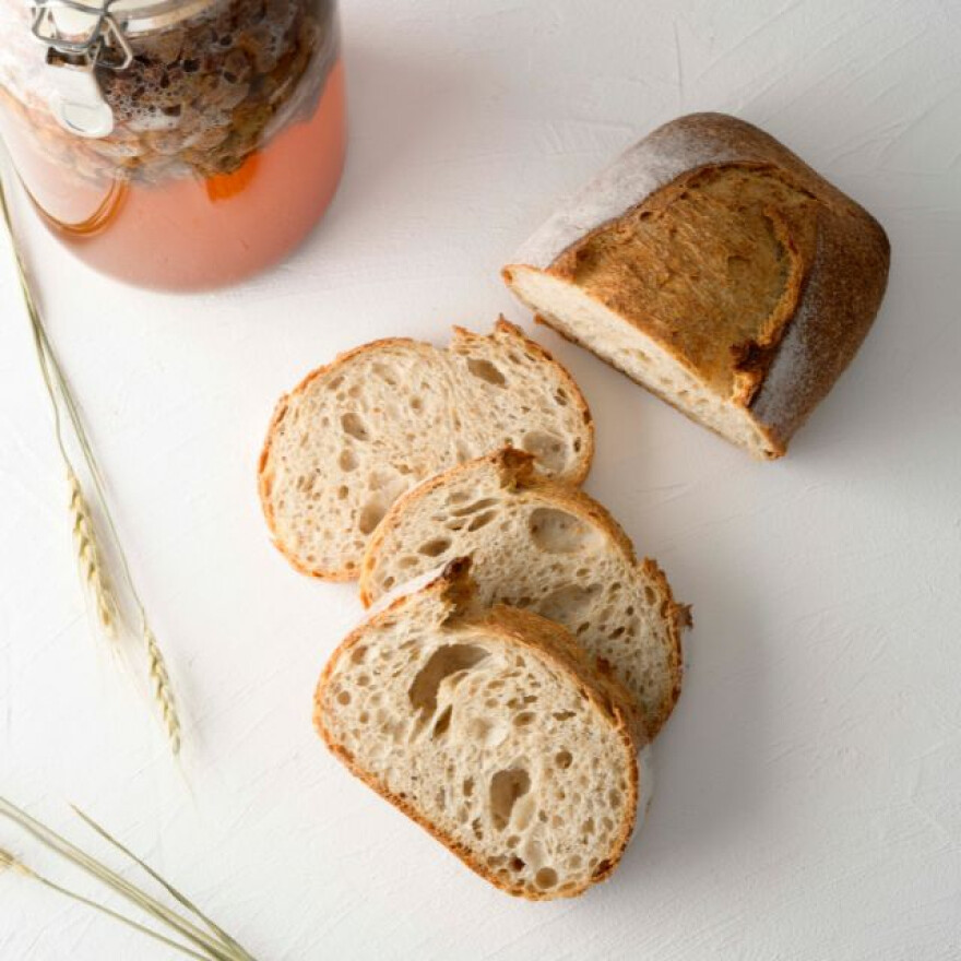 新章記念商品「自家製酵母のカンパーニュ」