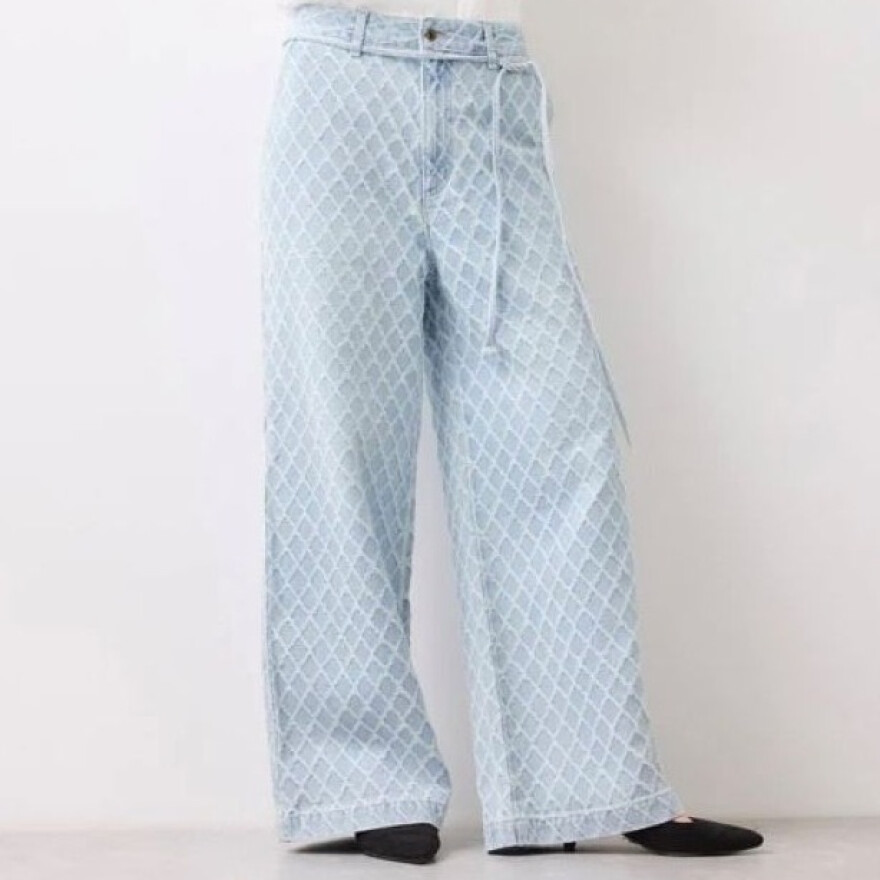 ジャガード生地が華やかなデニムが入荷！