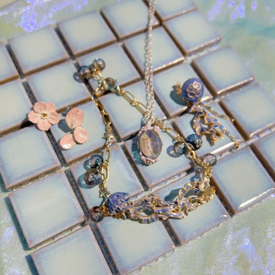 桜とクラゲの幻想的なアクセサリー♪