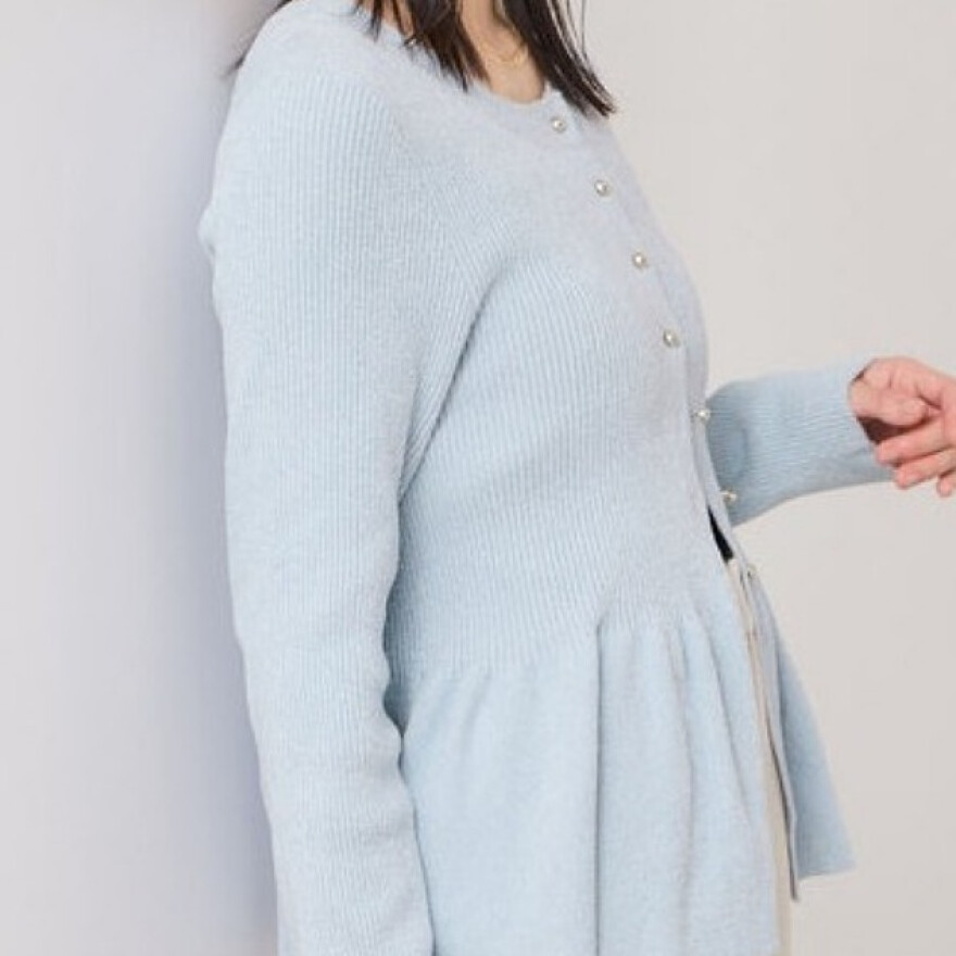 柔らか素材のペプラムニットが入荷!