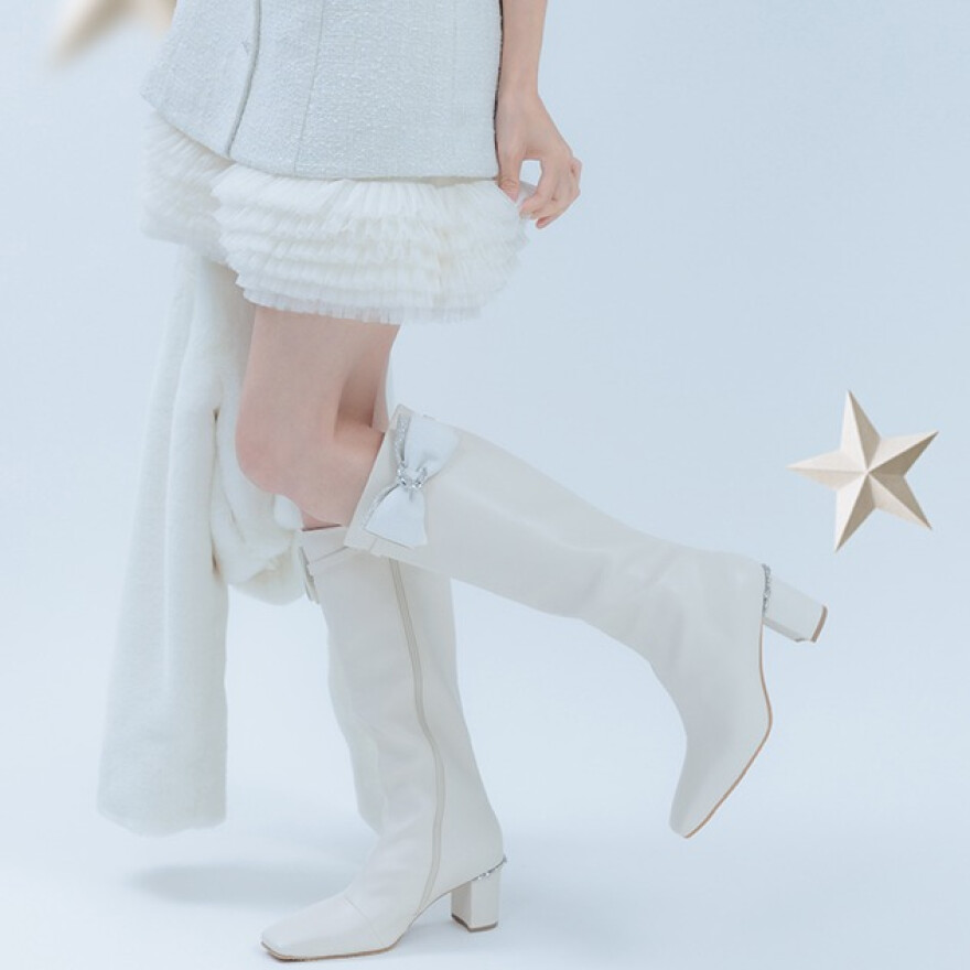 HOLIDAY COLLECTION