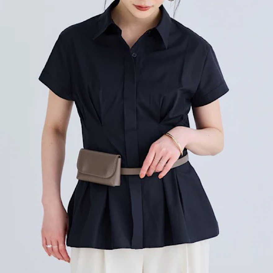 着るだけでスタイルアップが叶うシャツ入荷