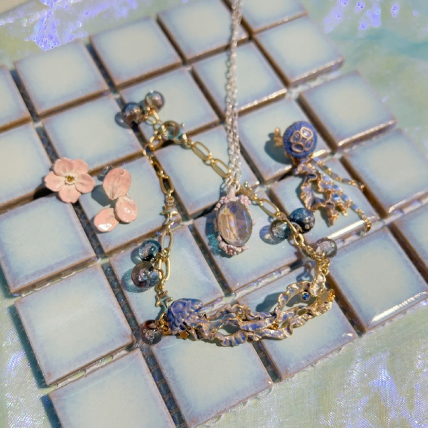 桜とクラゲの幻想的なアクセサリー♪